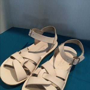 Girls Sun-San Salt Water Sandals Size 2 Swimmer